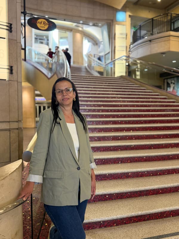 Cliente no Hard Rock Cafe em Hollywood Boulevard