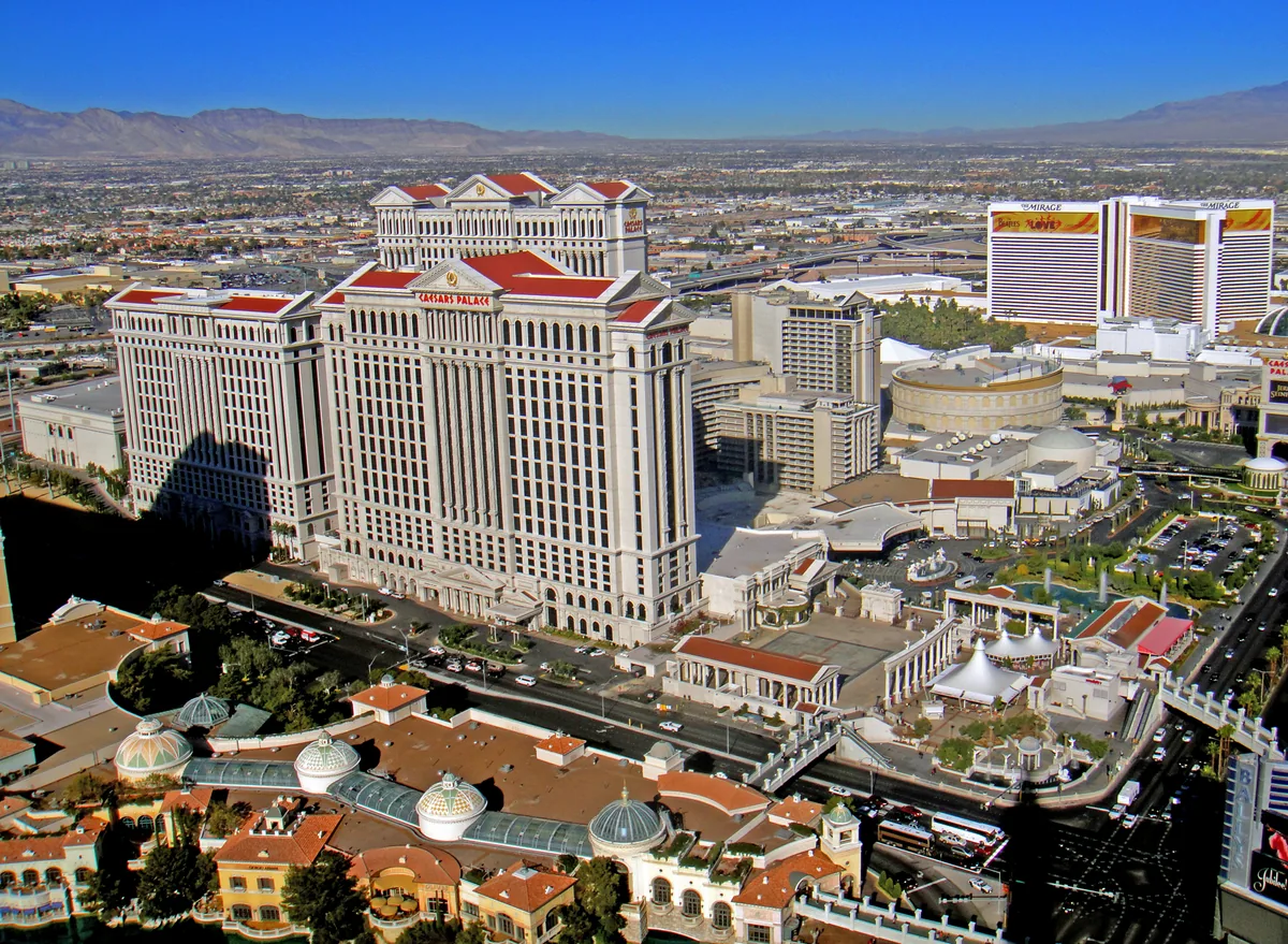 Caesars Palace — foto canônica via Wikimedia Commons