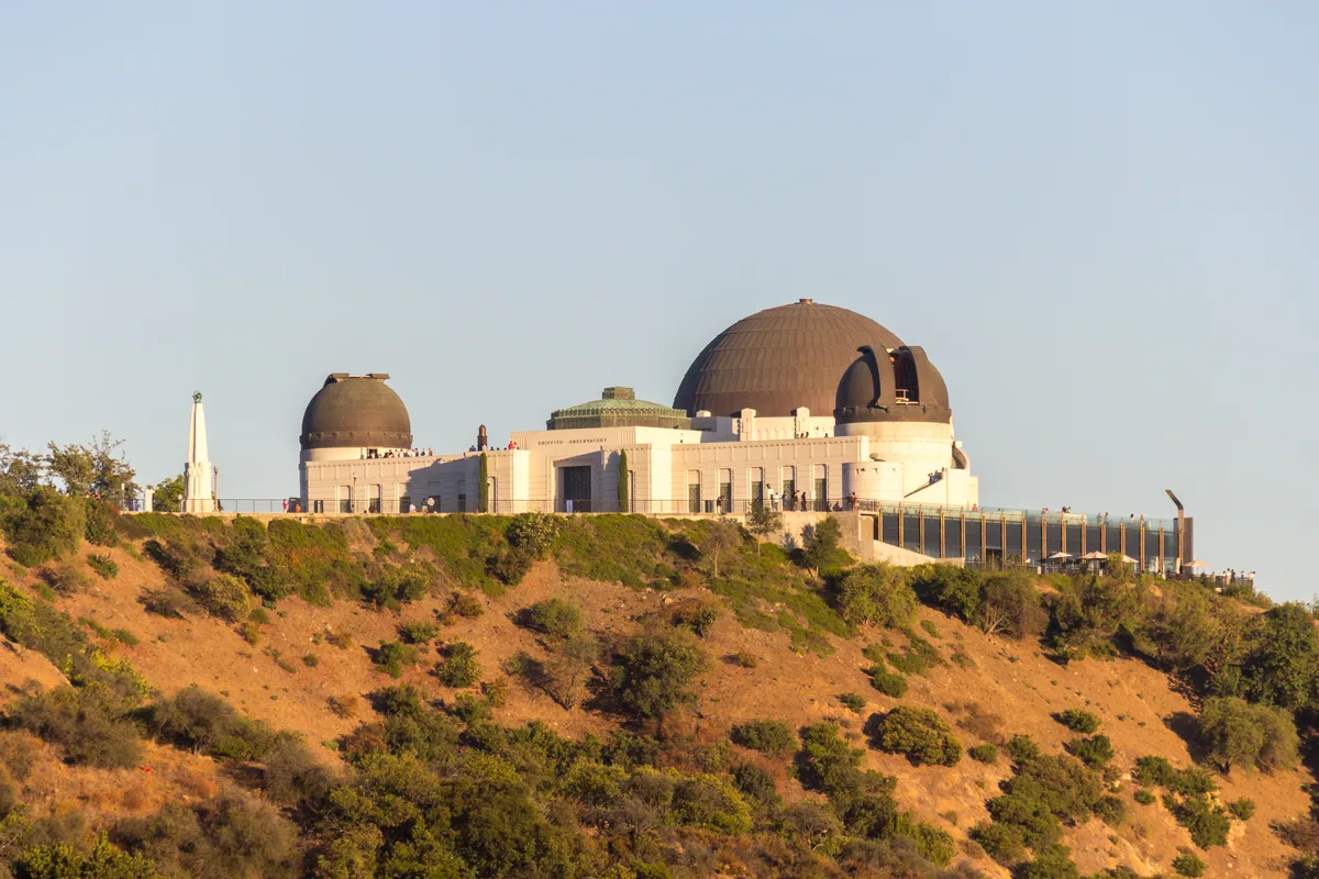 Griffith Observatory — foto canônica via Wikimedia Commons