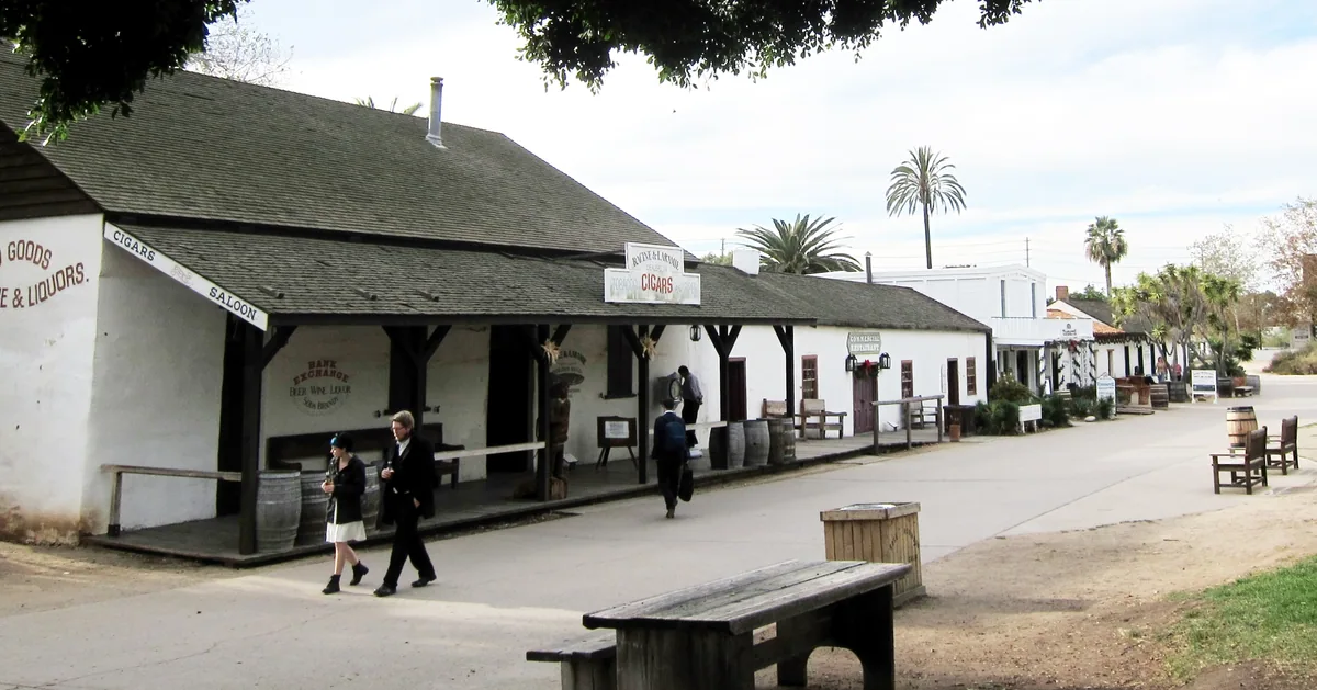 Old Town San Diego — foto canônica via Wikimedia Commons